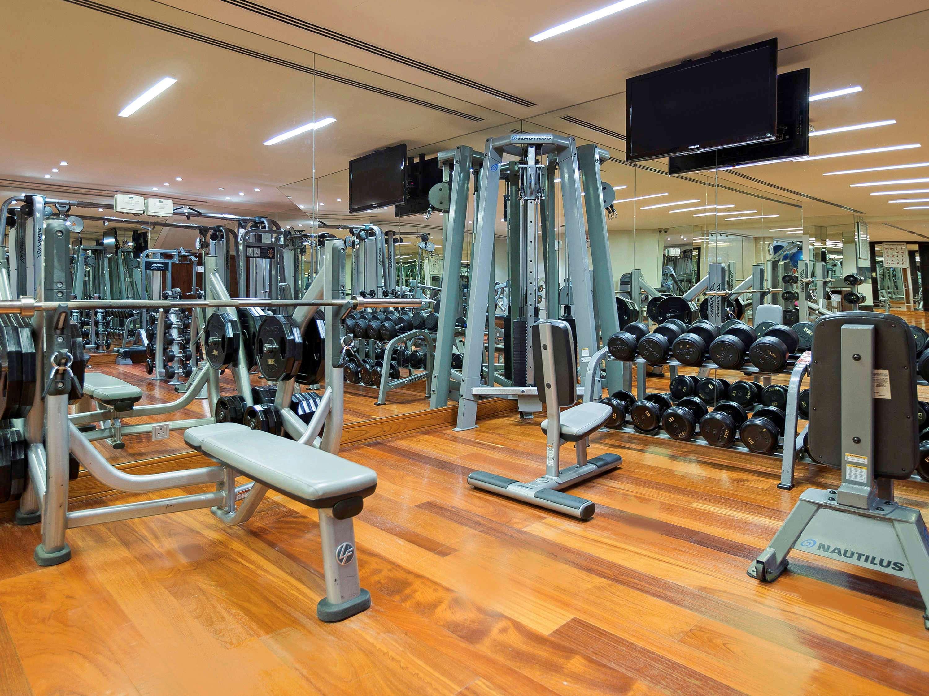La Cigale Hotel Managed By Accor Доха Экстерьер фото The gym at the hotel