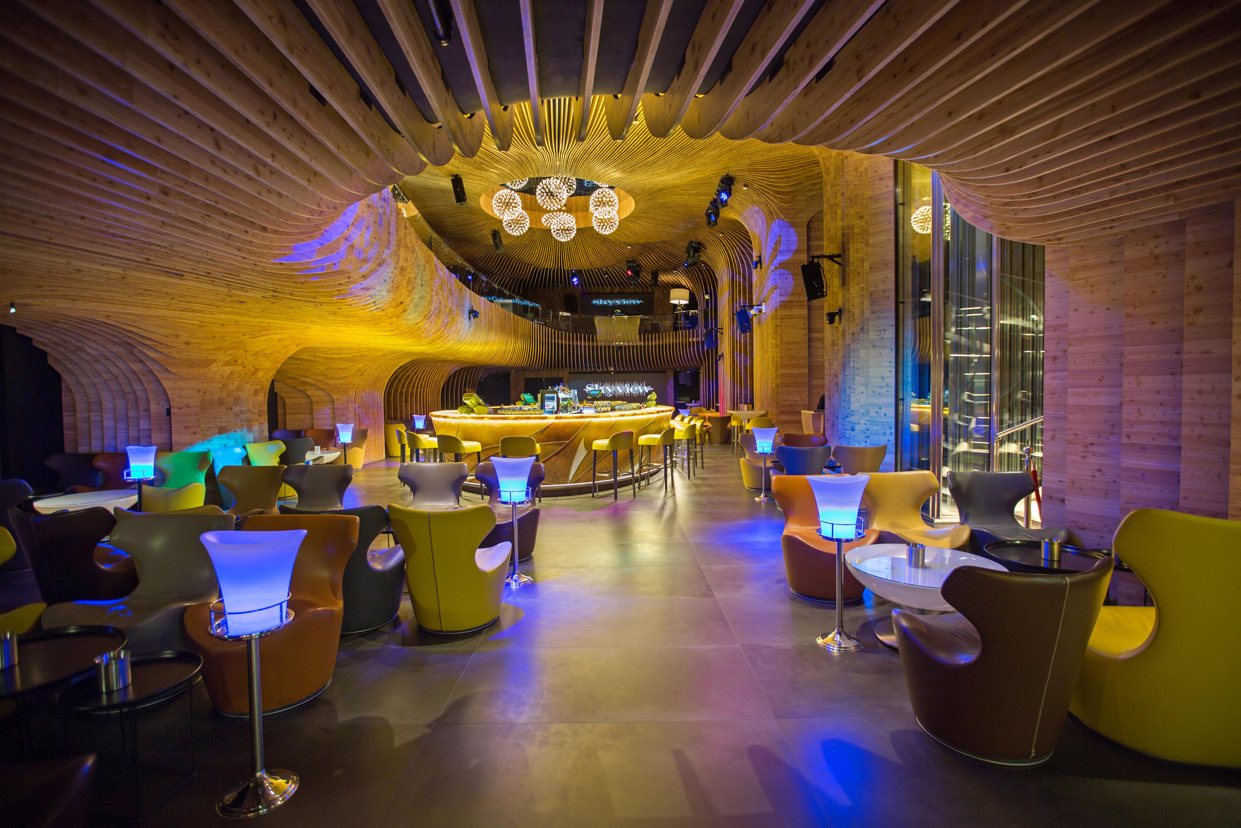 La Cigale Hotel Managed By Accor Доха Экстерьер фото The interior of the bar