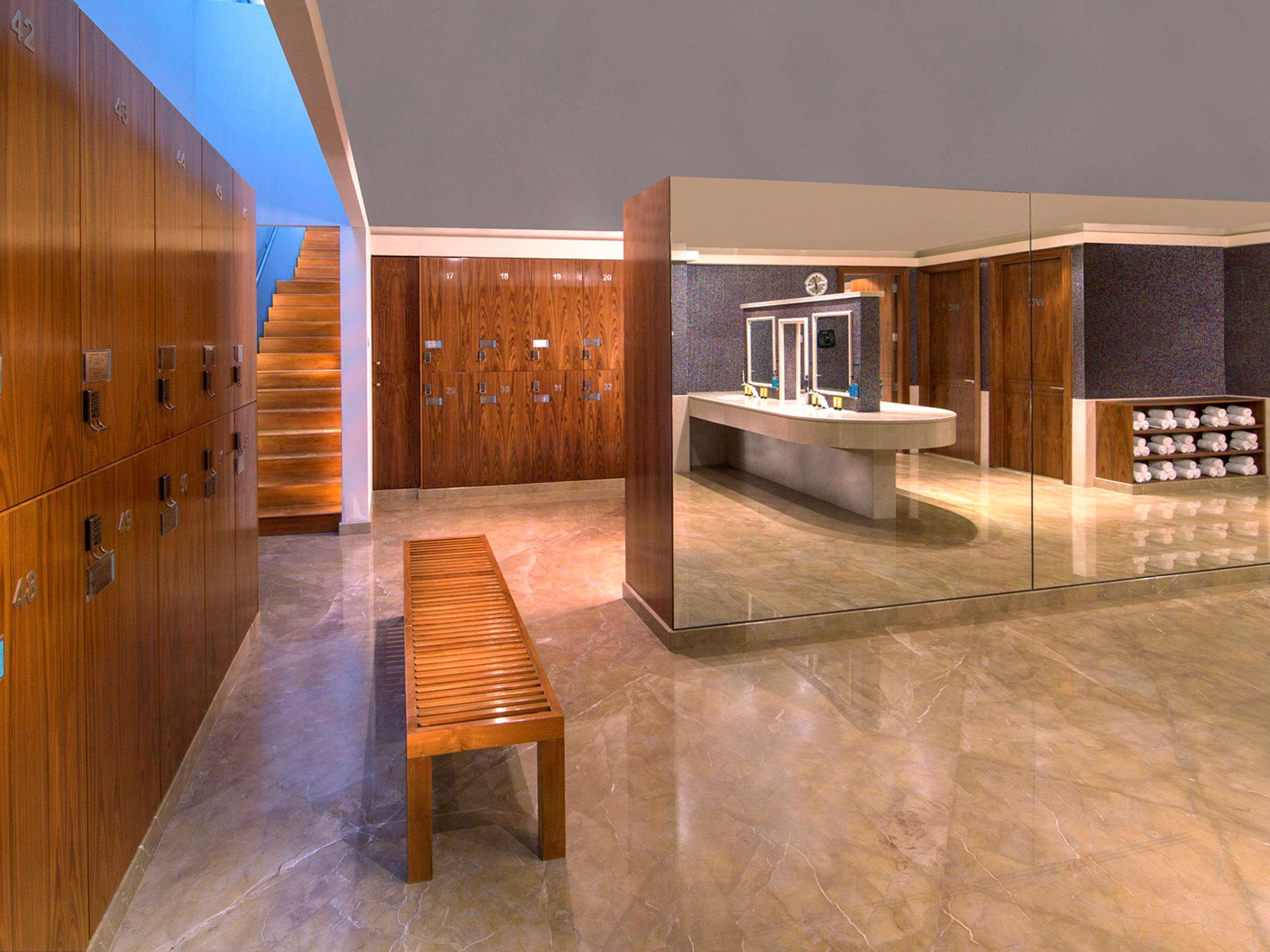 La Cigale Hotel Managed By Accor Доха Экстерьер фото The locker room at the Four Seasons Hotel, Hong Kong