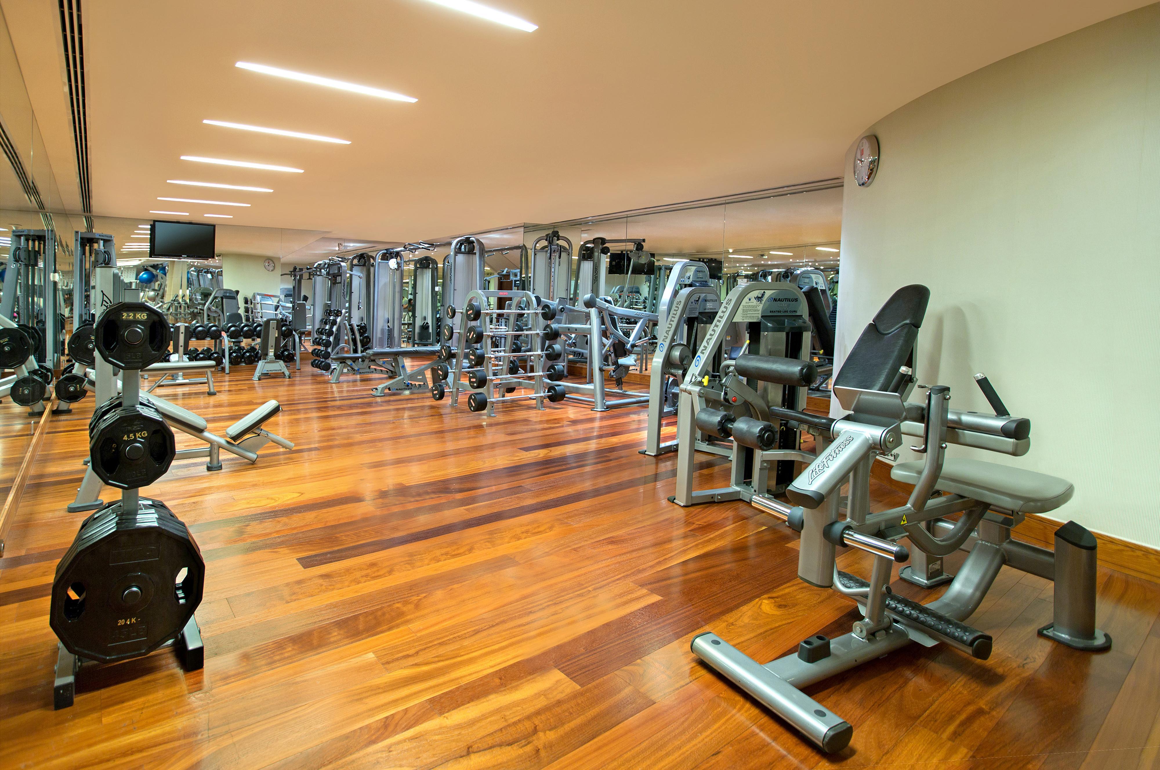 La Cigale Hotel Managed By Accor Доха Экстерьер фото A gym at a hotel