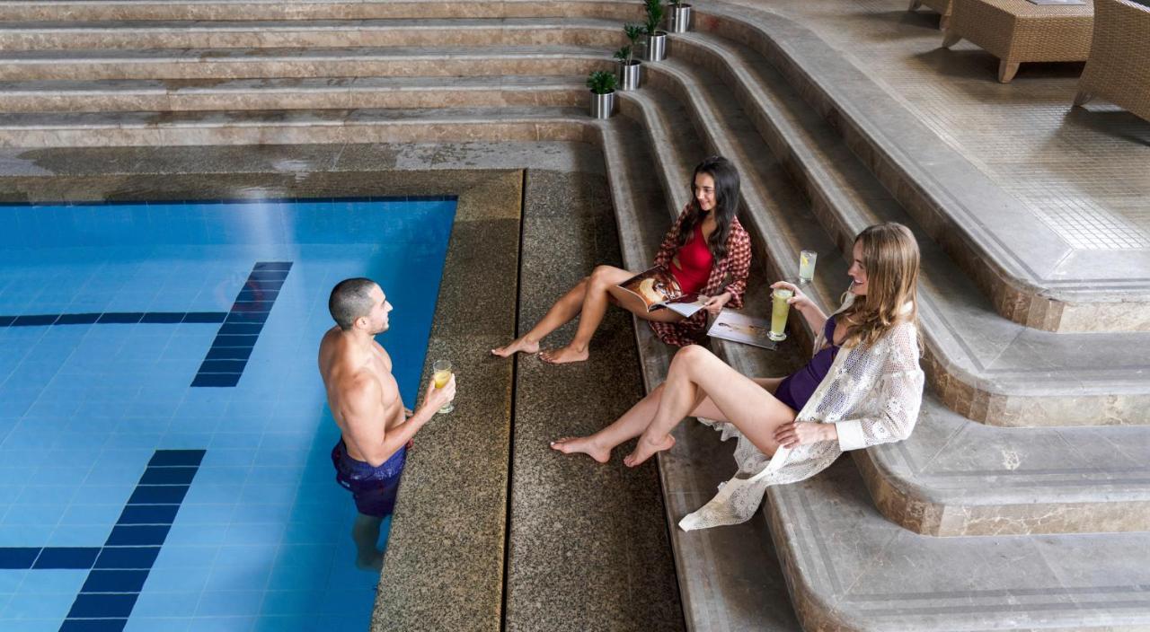 La Cigale Hotel Managed By Accor Доха Экстерьер фото The pool at the hotel