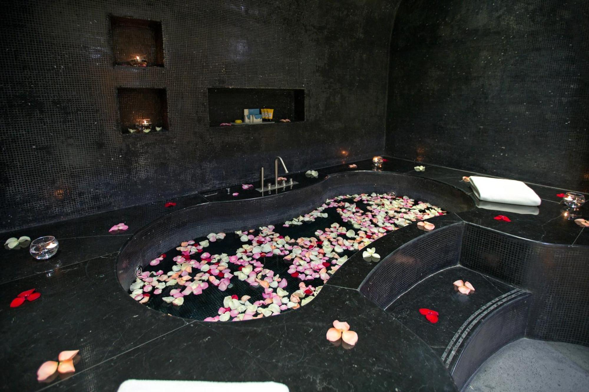 La Cigale Hotel Managed By Accor Доха Экстерьер фото A spa at the Mandarin Oriental, Munich