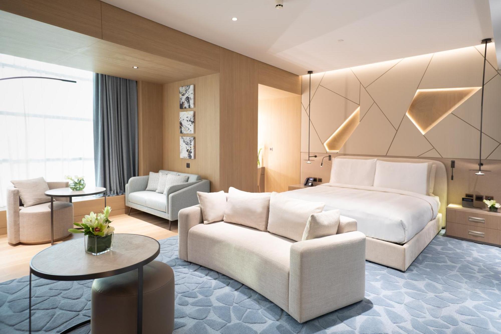 La Cigale Hotel Managed By Accor Доха Экстерьер фото Deluxe Suite